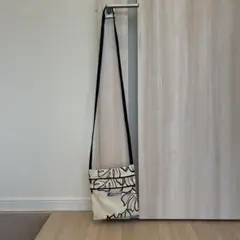 LOCAL DESIGN モノトーン葉柄ショルダーバッグ