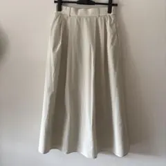 GU レディース　タックフレアミディスカート