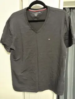 TOMMY HILFIGER ブラック Vネック Tシャツ L