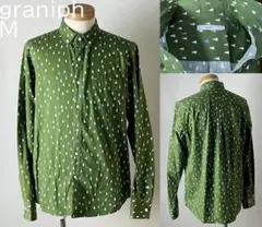 ボタンダウンシャツ