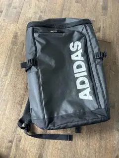 ADIDAS ブラック リュック　大容量　アディダス