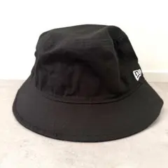 【新品未使用】NEW ERA バケットハット 01 ロゴ刺繍 シンプルのサムネイル