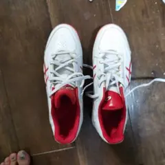 ASICS ホワイト/レッド スパイク
