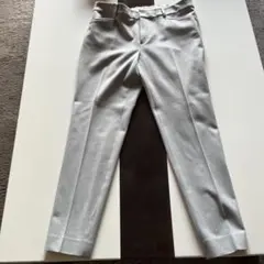 ライトグレーストレッチテパードパンツ