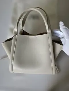 ZARA ハンドバッグ ベージュのサムネイル