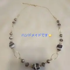 ハンドメイド ネックレス 滅紫色ビーズとコットンパール風ビーズとゴールドチェーン