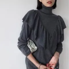 エルフランク　フリル付きタートルネックセーター グレー