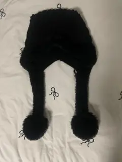 黒　ポンポン付き　ニット帽