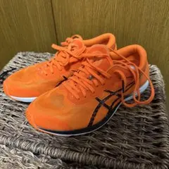 ASICS オレンジ スパイクシューズ25.5cm - メルカリ