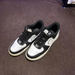 NIKE AIR FORCE 1 ブラック ホワイト スニーカー
