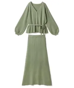 最終値下げ ペプラムトップスXスカートニットセットアップ 汚れシミなし