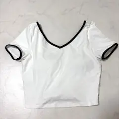 ゼクシィミックス　Vネック ブラックトリム