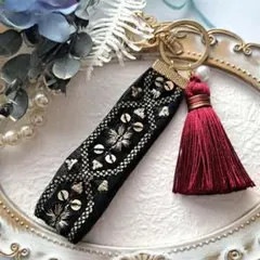 ⭐2770⭐❣️夏アクセ❣️オリジナル✴一点物　インド刺繍キーホルダー大人可愛い