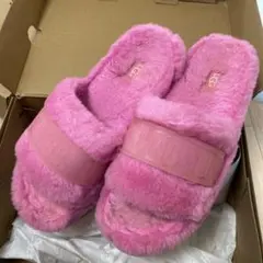 UGG W FLUFFITA CLEAR ピンク サンダル 25cmのサムネイル