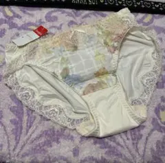 Triumph 花柄レースショーツ Mサイズ 新品未使用 お値下げ