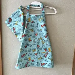 キッズエプロンと三角巾のセット　はたらく車　水色　ハンドメイド