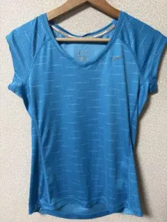 NIKE レディース　ランニングウェア トップス