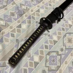 居合大刀(下緒無し) 濃緑柄 薩摩透し小鍔 黒呂鞘 居合大刀(下緒無し) 濃緑柄 薩摩透し小鍔 黒呂鞘 - メルカリ