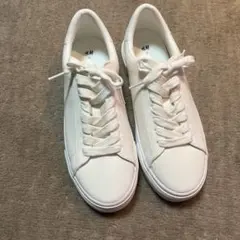 美品H&M ホワイト スニーカー 39のサムネイル