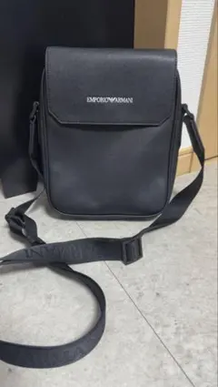 EMPORIO ARMANI 　エンポリオアルマーニ　合皮クロスボディバッグ