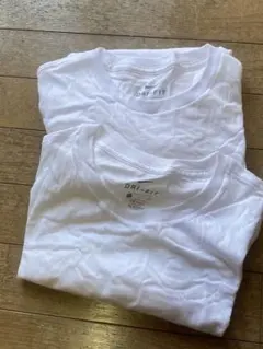 試着のみ　NIKE Tシャツ 2枚セットのサムネイル