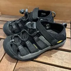 KEEN ブラック サンダル　18cm