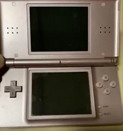 ニンテンドーDS Lite 本体のみ。