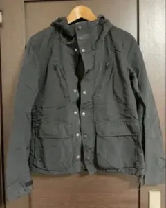 黒 フード付き マウンテンパーカー