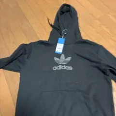 タグ付きadidas 黒 フード付きパーカー