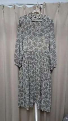 UNIQLO 3L 花柄長袖ワンピース