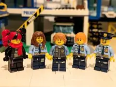 レゴ　警察官　5体セット　ミニフィグ　＋　遊べる小物付き