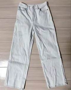 ユニクロ　ワイドストレートジーンズ　ライトブルー