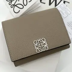 極美品✨LOEWE 折り財布 アナグラム トライフォールド レザー ベージュ