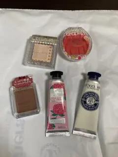 L'OCCITANE ハンドクリームとセザンヌアイシャドウ キャンメイクチーク