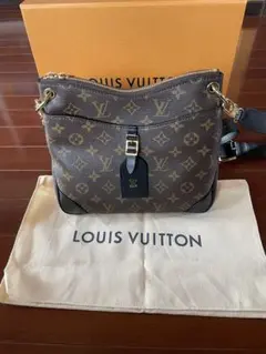 Item thumbnail for item d24ca253-fa64-4ef5-9411-7711dea45ec3