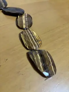 タイガーアイ 不定形ビーズ 平ら　約4cm x 3cm
