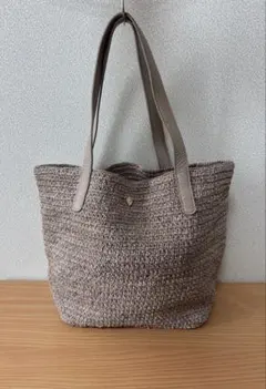 【美品】HELEN KAMINSKI ベージュ系 編み込みトートバッグのサムネイル