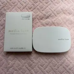 media luxe メディアリュクス　パウダーファンデーション　02のサムネイル