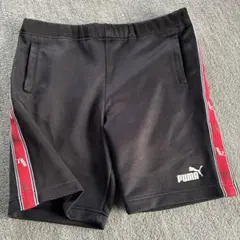 PUMA ブラック ハーフパンツ