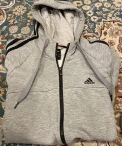 adidasフルジップパーカー