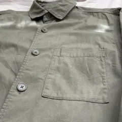ユニクロ　メンズ 長袖シャツ カーキ