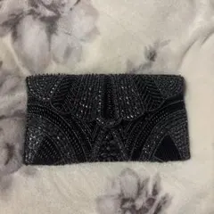 【美品】クラッチバッグ　刺繍　ビーズ