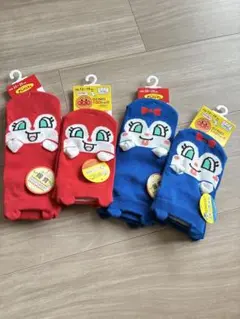 新品タグ付き ドキンちゃん コキンちゃん 親子靴下 4足 アンパンマン