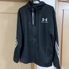 UNDER ARMOURフード付きジャケットとパンツセット　薄手のパーカー付き