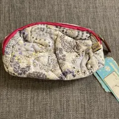 新品タグ付きポーチのサムネイル