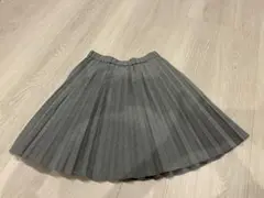ユニクロ　キッズ　グレー プリーツスカート 130美品