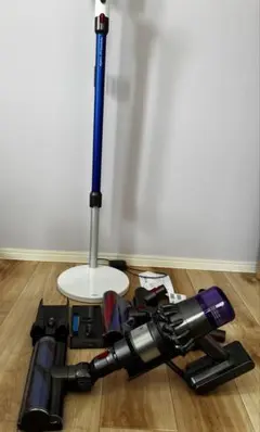 Dyson V11 Fluffy Origin /山﨑実業製スタンド付き - メルカリ