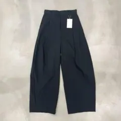 BEAUTY&YOUTH UNITEDARROWS タックカーブパンツ ブラックのサムネイル