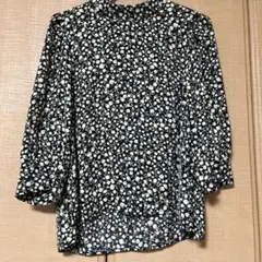 花柄ブラウス