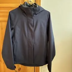 ユニクロ ブロックテックパーカー　Sサイズ